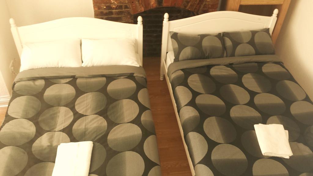 The Kingscliffe Guesthouse Manchester Pokoj fotografie